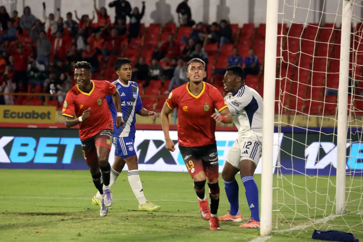 El partido se jugó en el estadio Alejandro Serrano Aguilar. , API