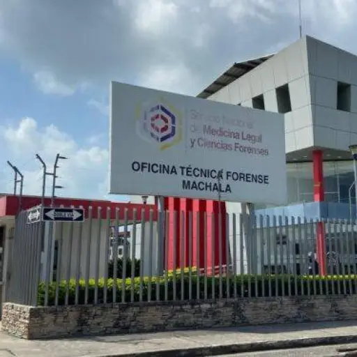 Hombres armados ingresaron a una vivienda simulando un operativo policial y asesinaron a un joven en Machala