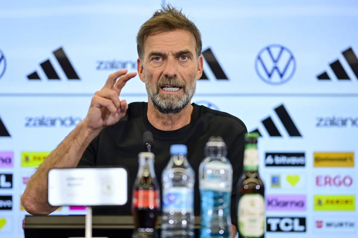 El recién nombrado seleccionador alemán, Jürgen Klopp, ofrece una rueda de prensa en la sede de la Federación Alemana de Fútbol (DFB)., JOHN MACDOUGALL / AFP