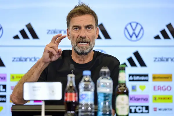 El recién nombrado seleccionador alemán, Jürgen Klopp, ofrece una rueda de prensa en la sede de la Federación Alemana de Fútbol (DFB). ,JOHN MACDOUGALL / AFP