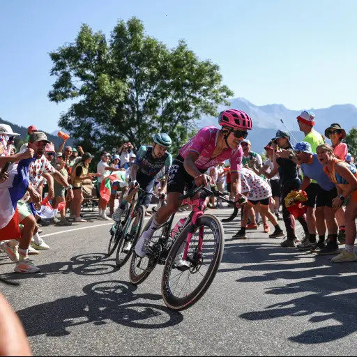 Podio y liderato de montaña de Richard Carapaz en el Tour de Francia coincide con el quinto aniversario de su oro olímpico