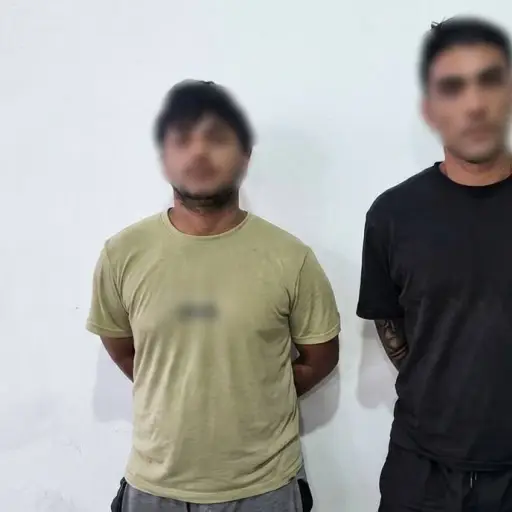 Cayeron en El Carmen: intentaron deshacerse de la droga por la taza del baño pero los descubrieron a tiempo