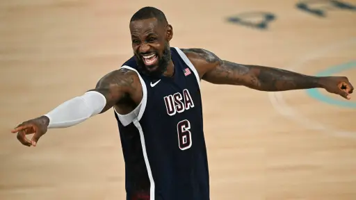 LeBron James interminable: se une a Philadelphia 76ers para pelear por un nuevo título