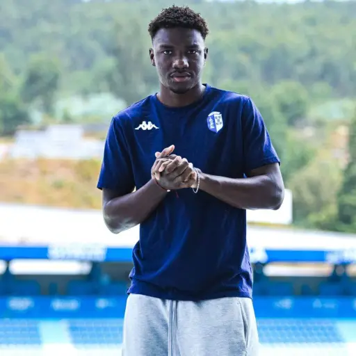 Alfred Caicedo deja el fútbol español y firma con el FC Vizela de Portugal por dos temporadas