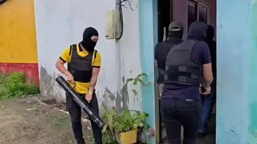 Las estrategias utilizadas por grupos criminales para reclutar menores de edad en en distrito Manta y Manabí