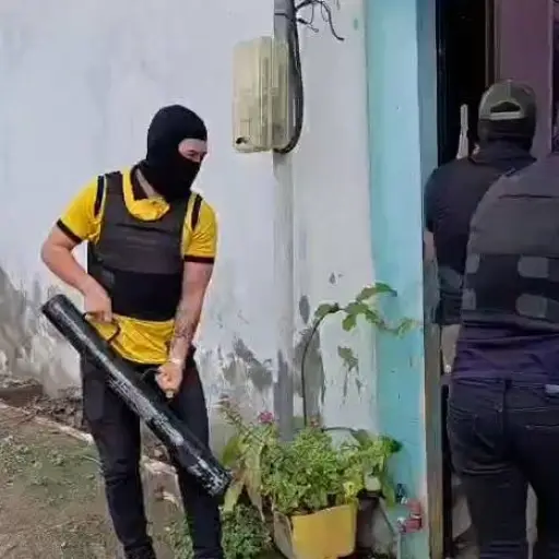 Las estrategias utilizadas por grupos criminales para reclutar menores de edad en en distrito Manta y Manabí