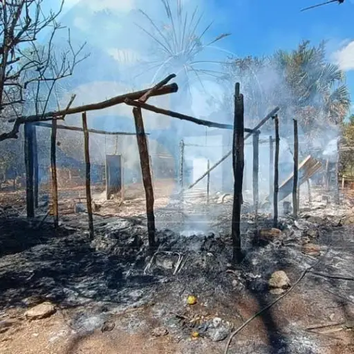 Vinces: el fuego consumió su casa y hasta la ropa de su bebé recién nacida desapareció entre las llamas