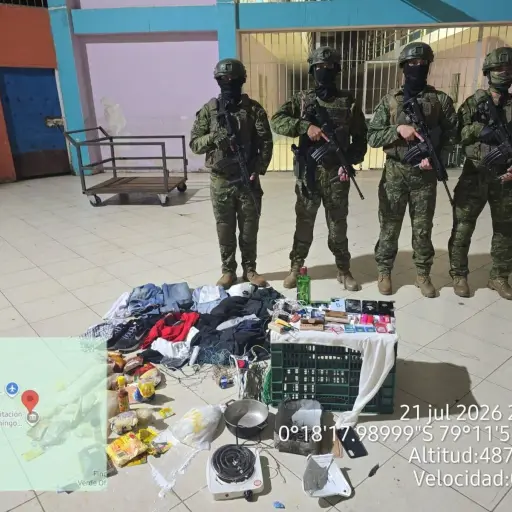 Santo Domingo de los Tsáchilas: Ejército decomisa objetos prohibidos durante operativo en la cárcel Bellavista