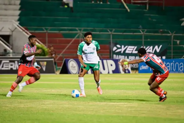 El partido entre Liga de Portoviejo y Deportivo Santo Domingo se disputó en el estadio Reales Tamarindos, en la capital manabita. ,Foto: Luis Moreira/ElDiario