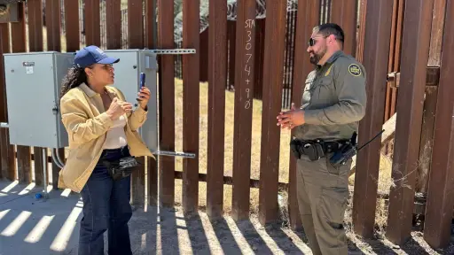 De Manta al desierto: la periodista manabita que descubrió el verdadero rostro de la migración