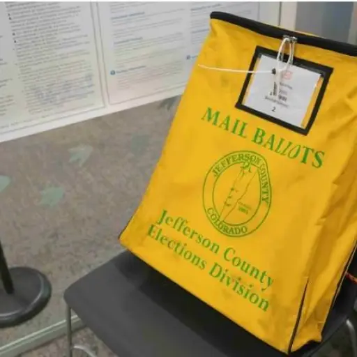 Corte mantiene suspendidas partes clave de la orden de Donald Trump sobre voto por correo