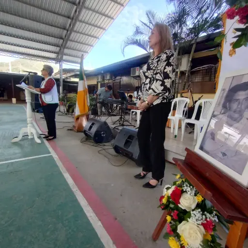 Rinden emotivo homenaje a la memoria del poeta Horacio Hidrovo Peñaherrera en Santa Ana