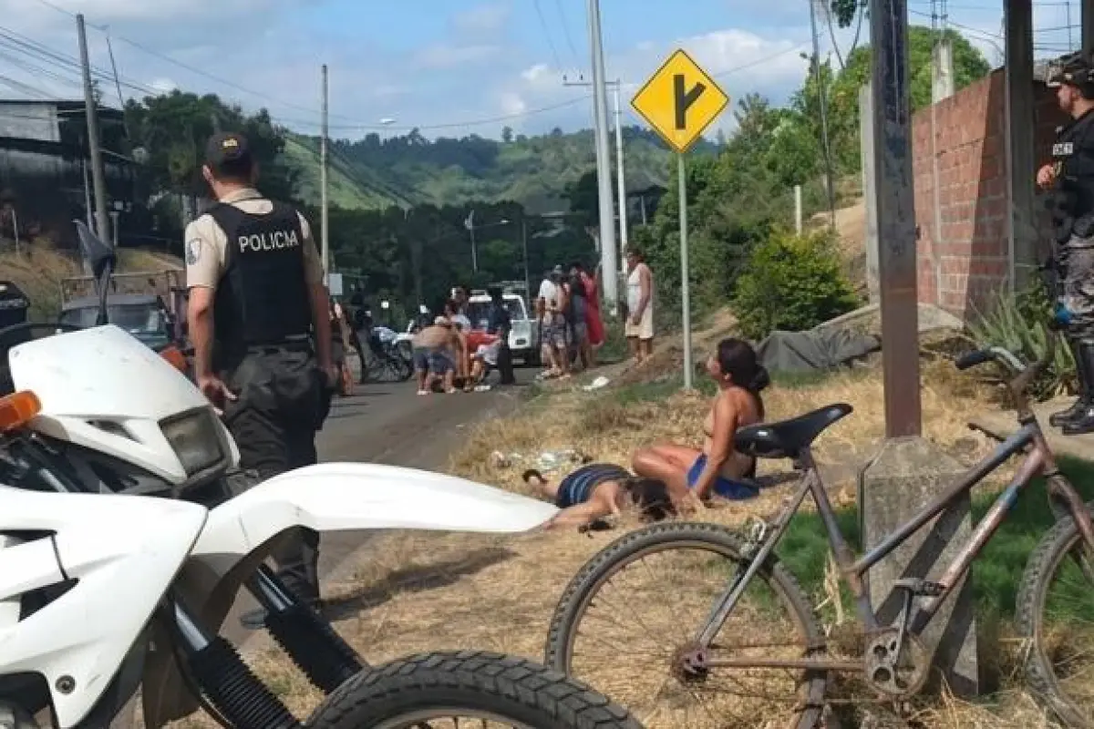 La víctima quedó tendida a un costado de la calle tras el ataque armado., ED