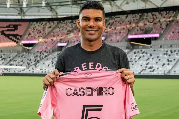 El brasileño Casemiro será compañero de Lionel Messi