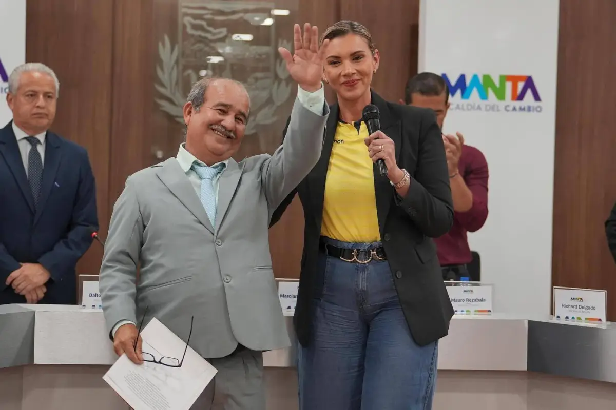 Víctor Chávez asume temporalmente la Alcaldía de Manta durante licencia de Marciana Valdivieso