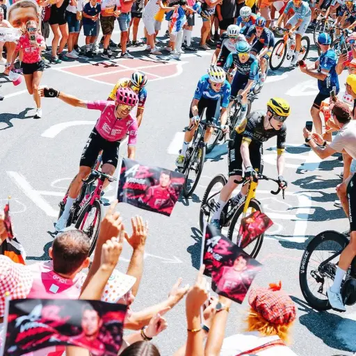 Richard Carapaz mantiene el tercer lugar de la montaña tras la etapa 17 del Tour de Francia