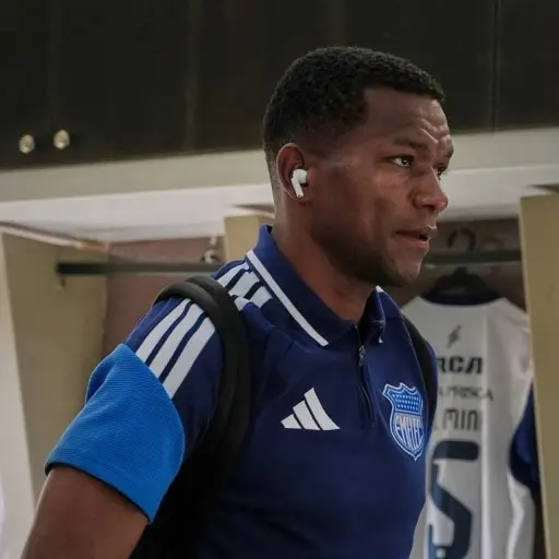 Romario Caicedo fija plazo al 24 de julio para definir su situación financiera con Emelec
