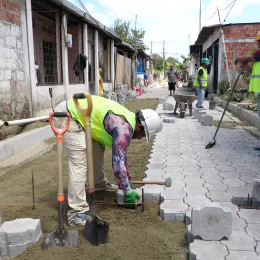 Municipio de Bolívar ejecuta proyecto de adoquinado y mejoramiento vial en barrios locales