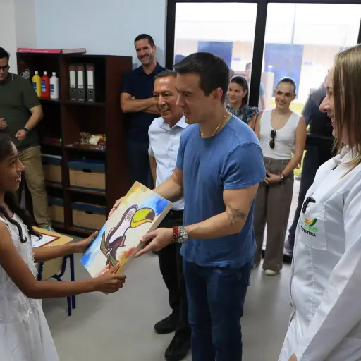 Daniel Noboa inaugura centro de salud para personas con discapacidad en El Oro y anuncia más apoyo social