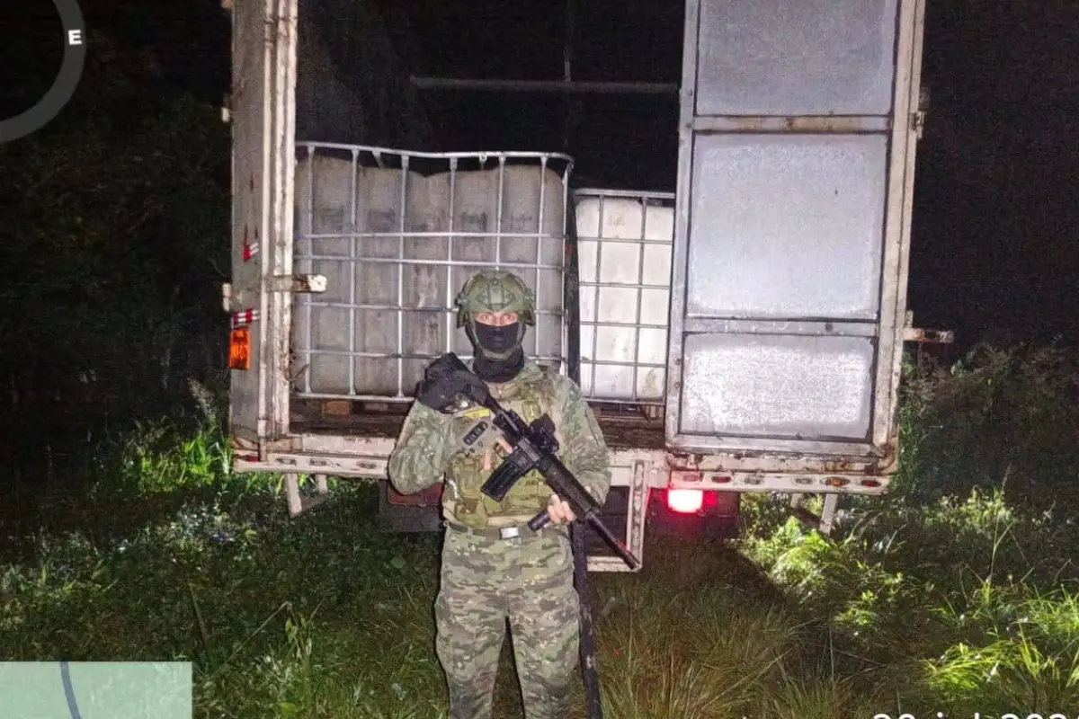 Quinindé Ejército decomisó 1.750 galones de combustible durante operativo en el sector Cube