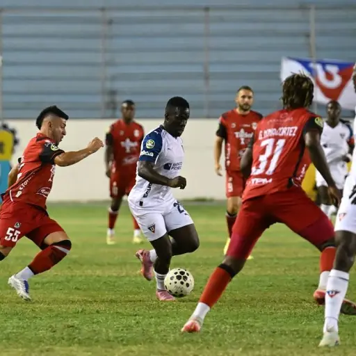 Dramático empate en el Jocay: Manta FC no aprovechó la ventaja numérica frente a Liga de Quito