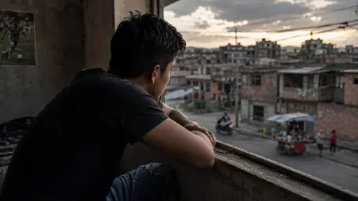 Sicario:  La cárcel psicológica que empieza mucho antes de que se cierre una celda