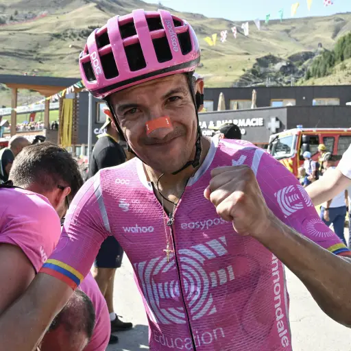 La respuesta de Richard Carapaz cuando le dijeron que había roto un récord histórico sorprendió a todos