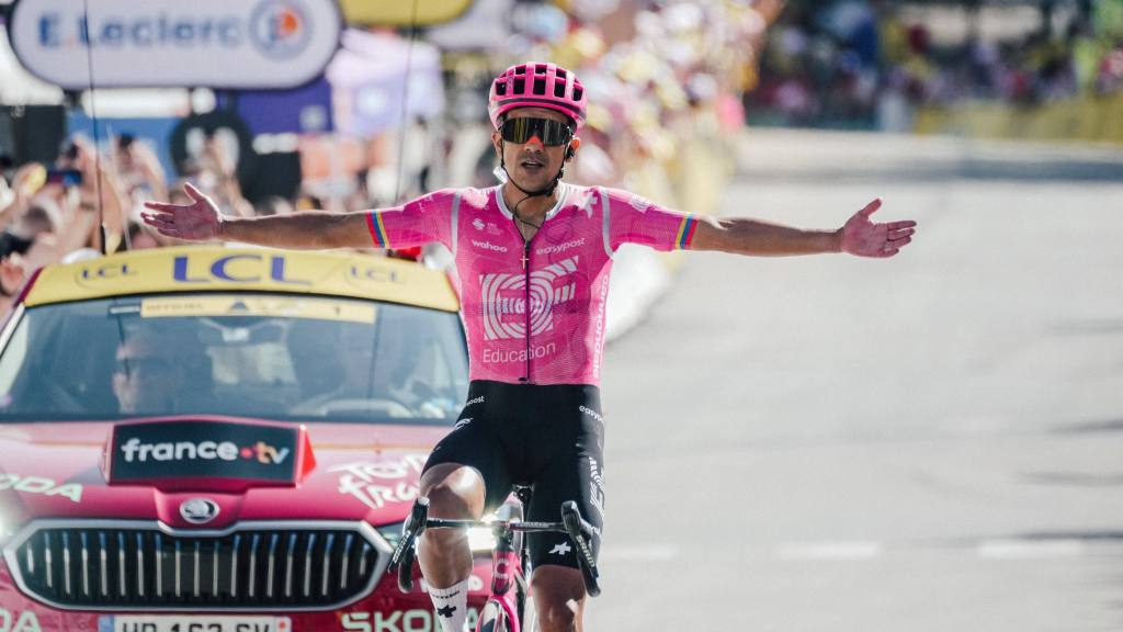 Richard Carapaz se impone en solitario en la etapa 18 del Tour de Francia 2026