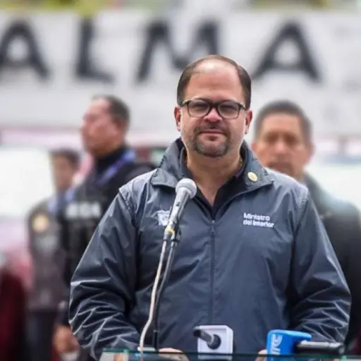 Gobierno dispone protección policial y militar para el ministro John Reimberg y su familia