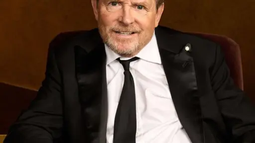 Michael J. Fox lleva 35 años enfrentando el Parkinson y aún no piensa retirarse de la pantalla: “La actuación prolongó mi vida”