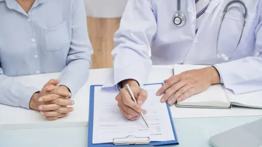 ¿El Ministerio de Salud de Ecuador está contratando personal de forma directa? Esto anunció la cartera de Estado