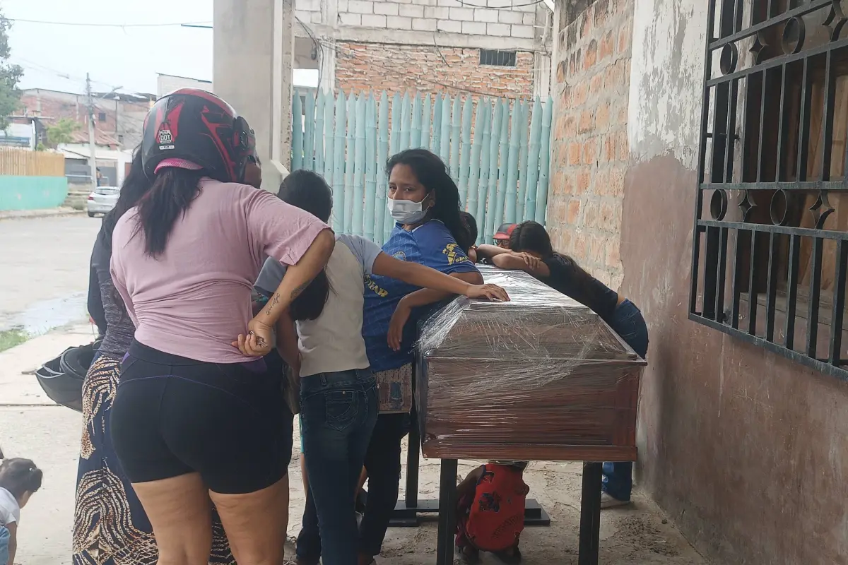 El último adiós de un adolescente asesinado en Manta, depende de la solidaridad ciudadana