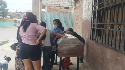 El dolor no termina: la familia de un adolescente asesinado en Manta no tenía dinero para enterrarlo