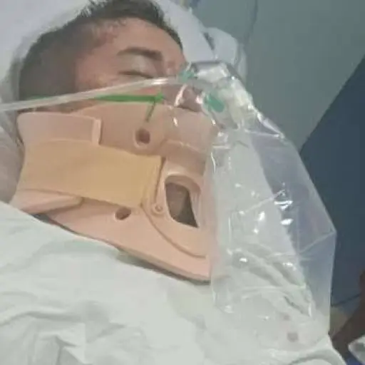 Un joven de 27 años permanece en estado crítico tras sufrir un choque frontal de tránsito en El Carmen