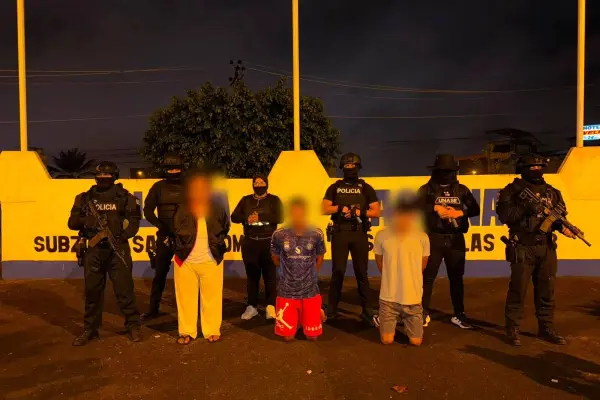 Santo Domingo UNASE aprehende a tres presuntos implicados en un caso de extorsión