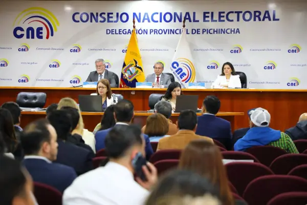 Partidos exigen fiscalización del CNE por proselitismo oficialista antes de las elecciones 2027. ,X: @cnegobec