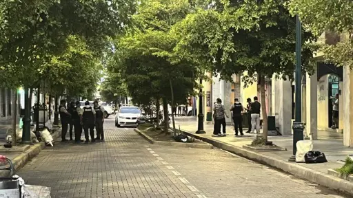 Una mujer fue asesinada a tiros en el centro de Machala y otra resultó herida