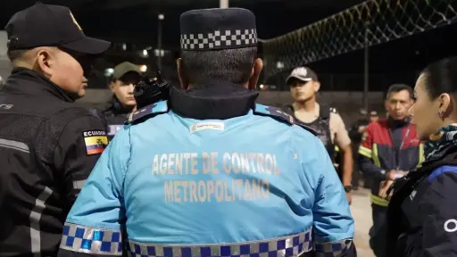 Cinco locales clausurados y más de 100 pacas de cigarrillos decomisadas: el balance de los operativos en Quito
