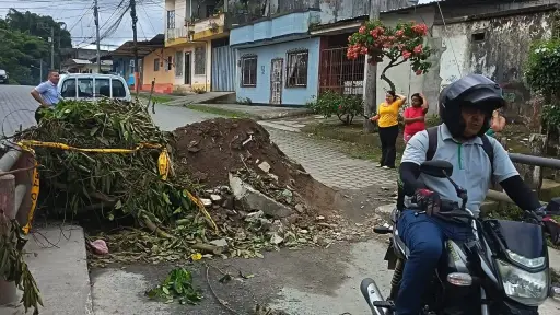 “Puede colapsar en cualquier momento”: vecinos cierran un puente por temor a una tragedia