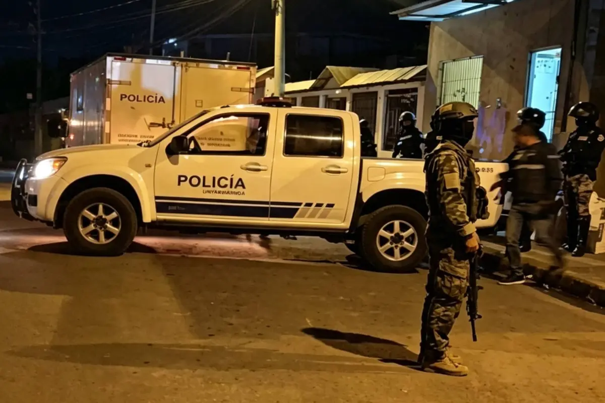 El cuerpo de la mujer quedó en los exteriores de una vivienda., Cortesía