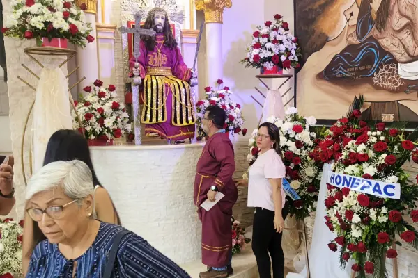 Fieles católicos participaron en el inicio de la novena realizada en la iglesia San Cayetano. ,El Diario