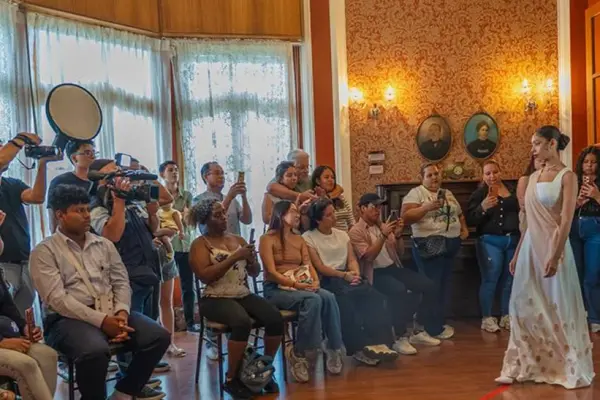 La pasarela que transformó la historia del cacao en alta costura sorprendió a los visitantes en Guayaquil