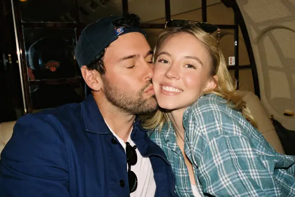 Sydney Sweeney junto a Scooter Braun durante su estancia en Australia. ,Redes sociales