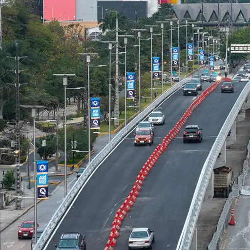 Guayaquil inaugura el primer tramo del paso elevado de la av. del Bombero con inversión de USD 14,7 millones