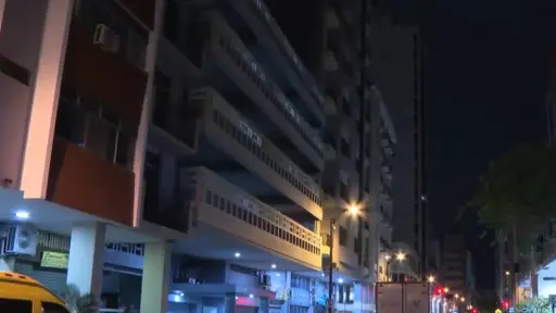 Hallan el cuerpo sin vida de un hombre en un edificio de parqueadero del centro de Guayaquil