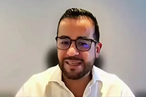 política