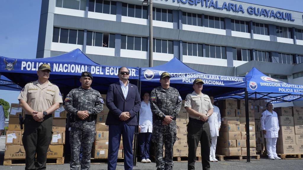 Gobierno de Ecuador lanza plan masivo para depurar el sistema de salud y desarticular mafias hospitalarias