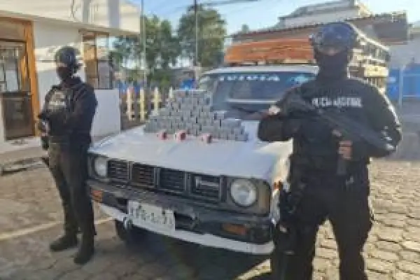 Detonadores fueron incautados en control policial sobre la vía Alóag–Santo Domingo