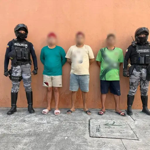 Detienen a tres hombres implicados en los delitos de robo de carros y secuestros en Montecristi