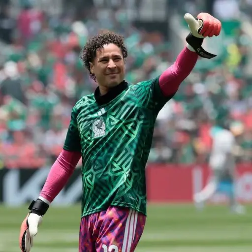 Guillermo Ochoa anuncia su retiro del fútbol profesional tras 22 años de carrera y seis mundiales jugados